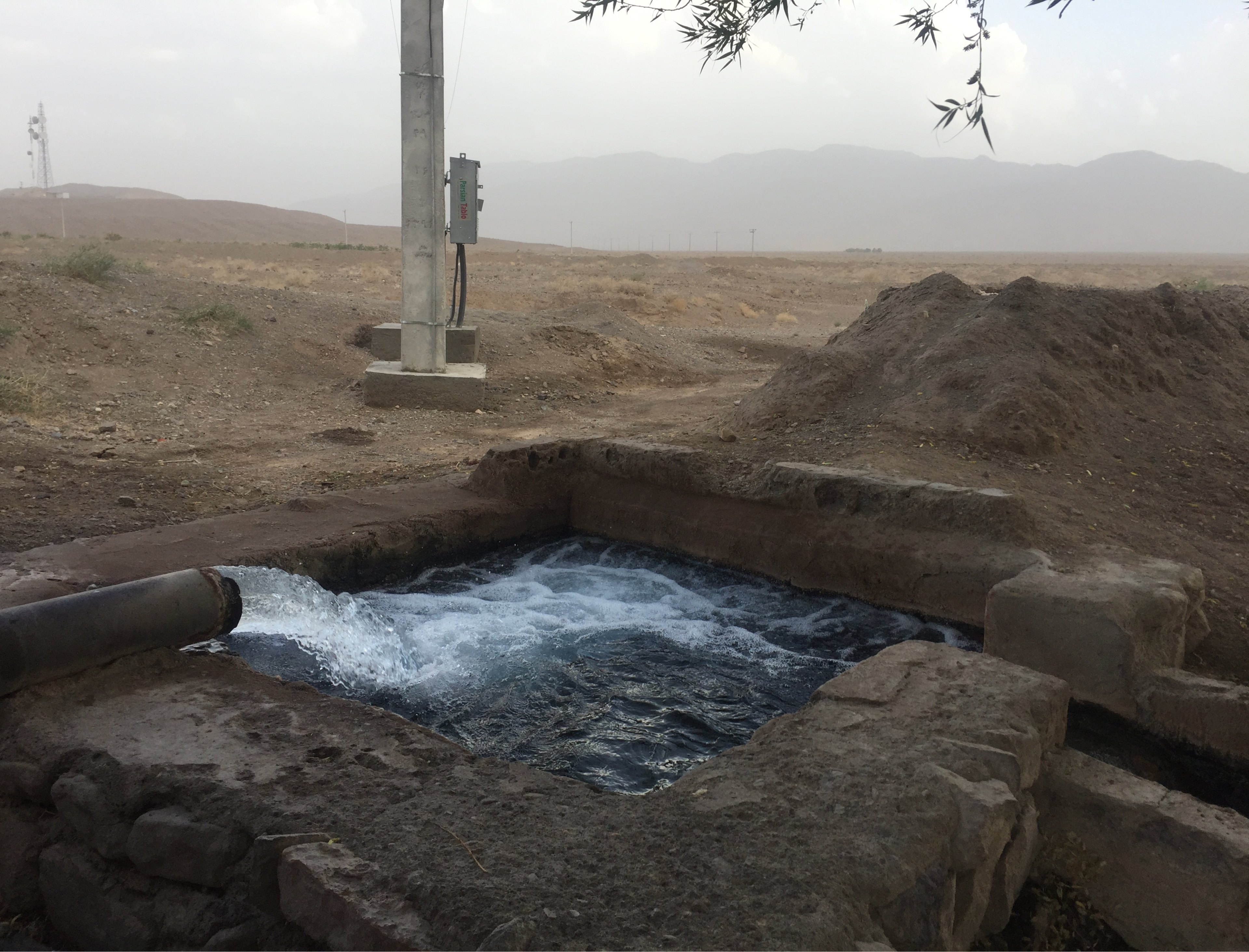 Fresh water surfaces at a well for agricultural use 